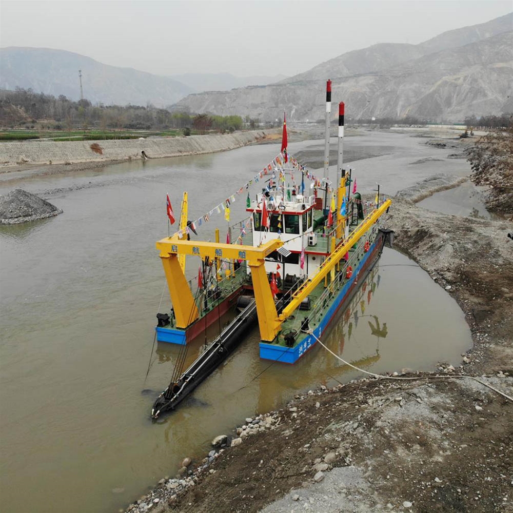 甘肅隴南白龍江“潤海號”清淤船現場（配圖）